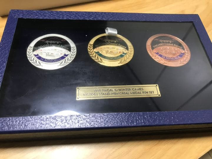 長野オリンピック　メダル型　ピンバッチ　金銀銅セット　新品未開封