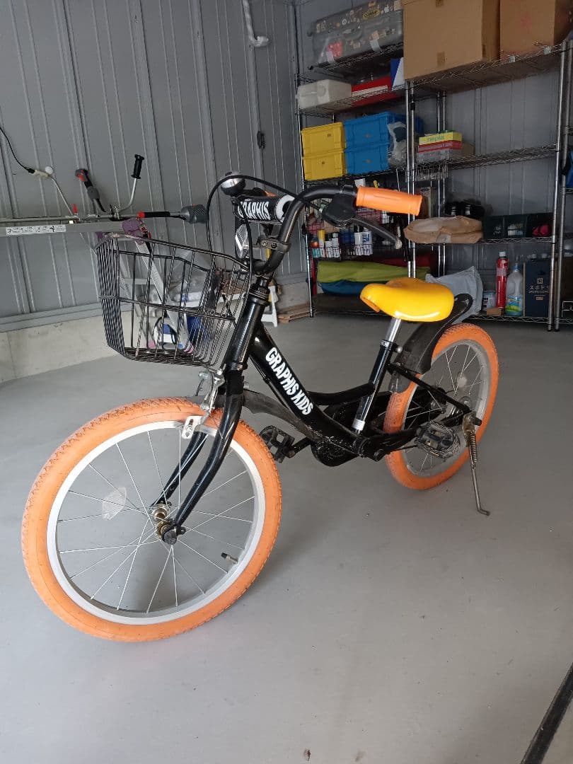 18インチ　男の子　GRAPHIS キッズ自転車 黒/オレンジ/黄色