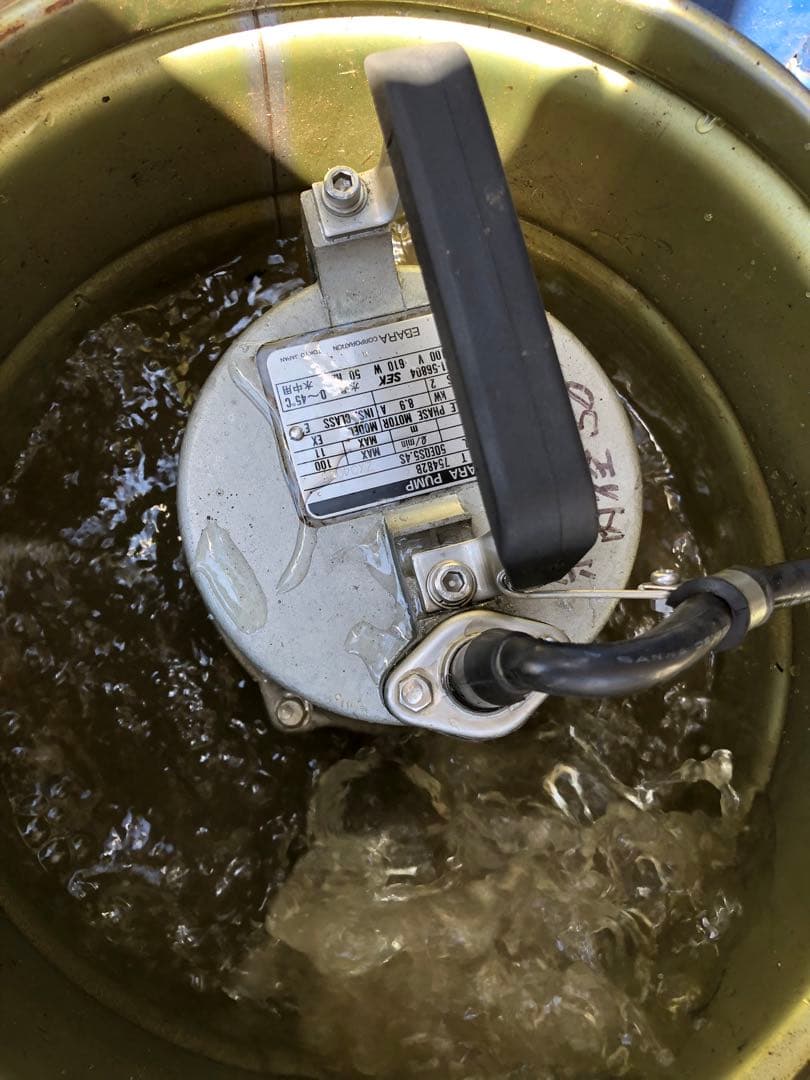 ステンレス製ウォーターポンプ。EBARA PUMP