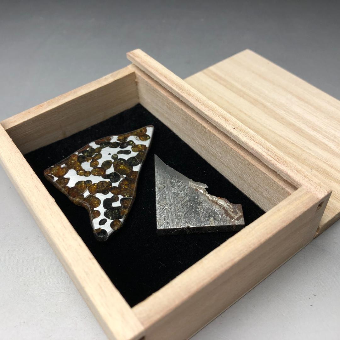 K*様 隕石 パラサイト隕石　アルタイ隕石　石鉄隕石　２点　　共箱