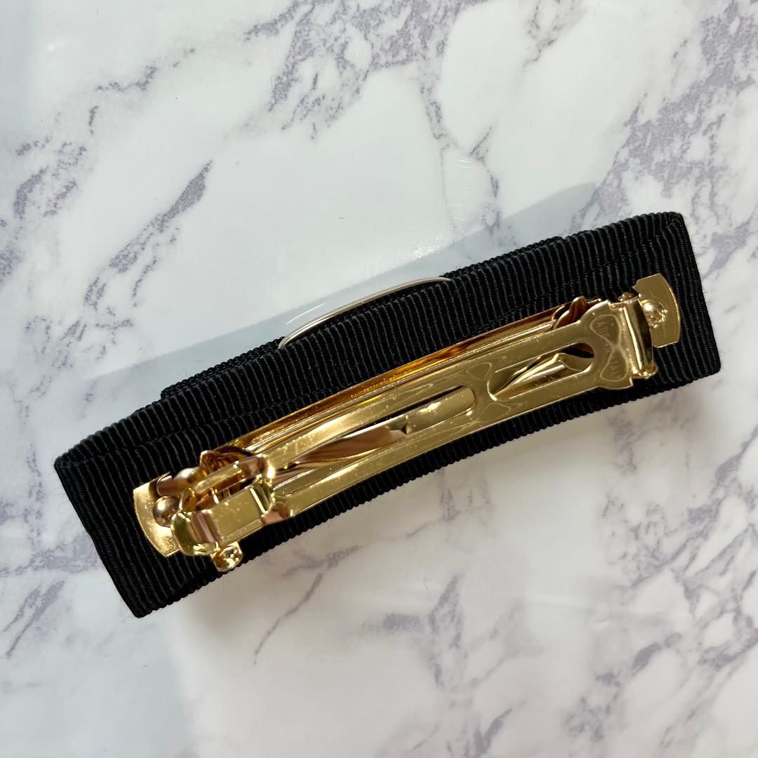 フェラガモ バレッタ　ブラック × ゴールド