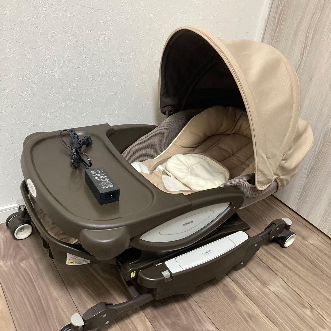 アップリカ　ユラリズム　オート　プレミアム　ベージュ