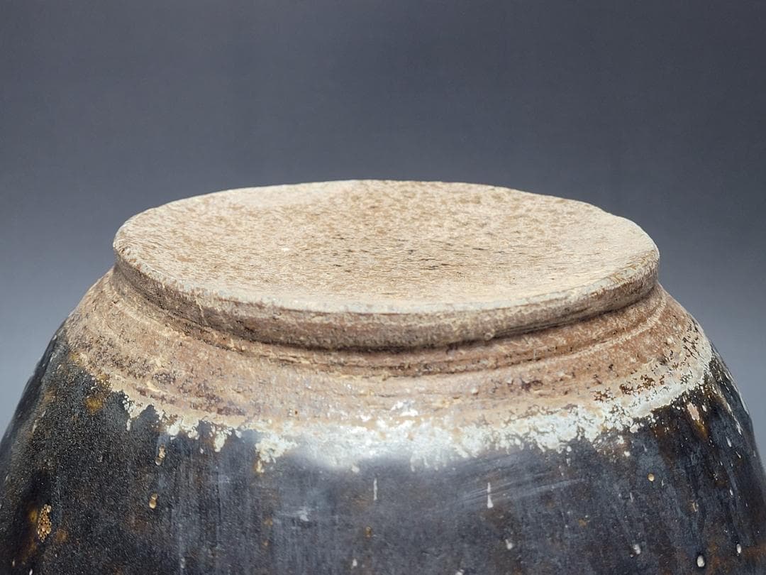 黒釉 陽刻 神獣装飾 四耳 蓋壺 宋元時代 高さ約22.1cm