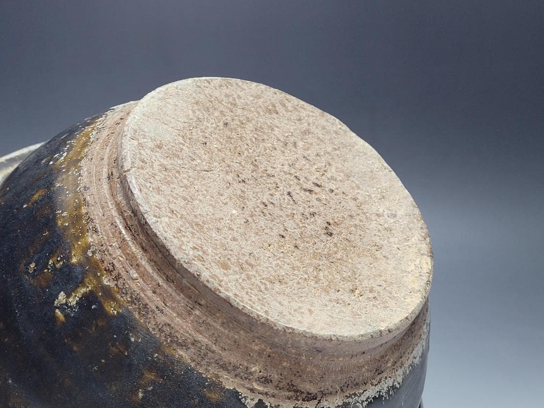 黒釉 陽刻 神獣装飾 四耳 蓋壺 宋元時代 高さ約22.1cm