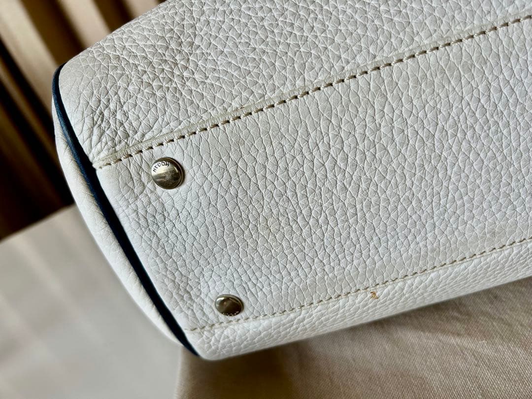 【HOGAN ホーガン】ホワイトレザーバッグ　イタリア発の高級ブランド