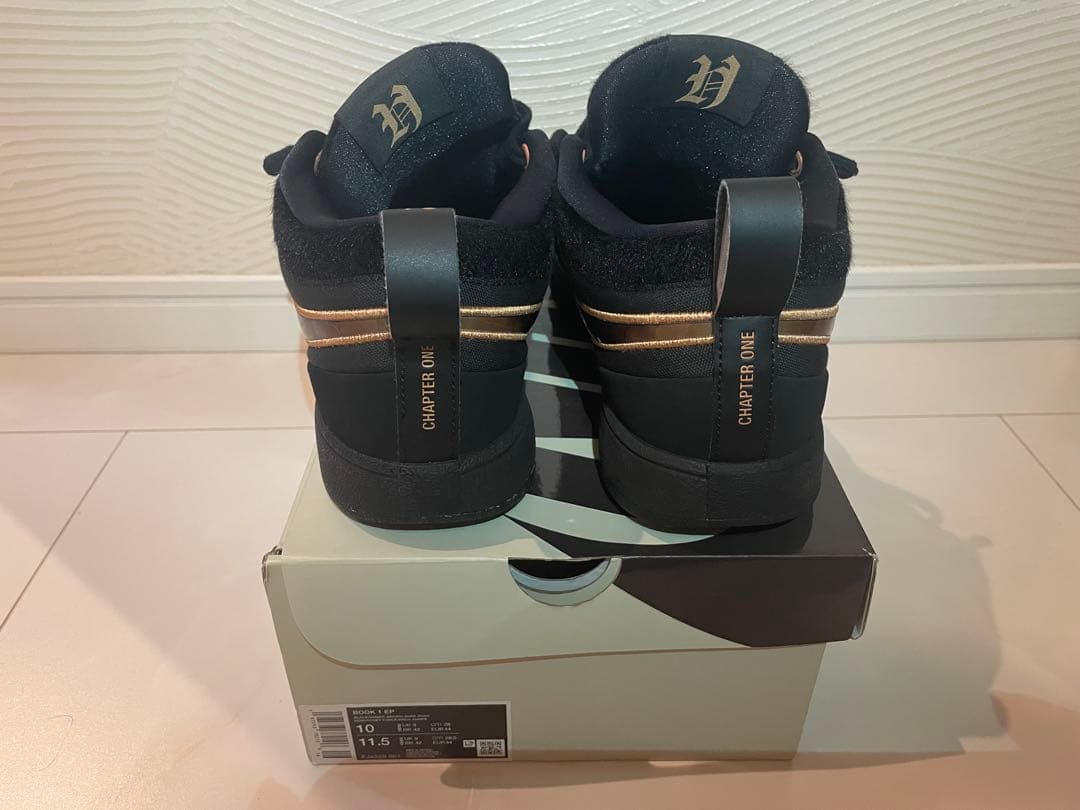 NIKE BOOK 1 EP ブラック/アンバー 10/11.5