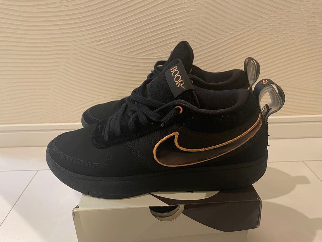 NIKE BOOK 1 EP ブラック/アンバー 10/11.5