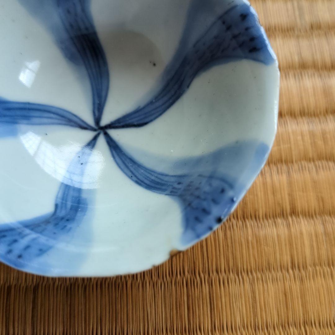 青いストライプ模様の陶器盃　古染付捻盃　明時代末期　景徳鎮　骨董品　古美術