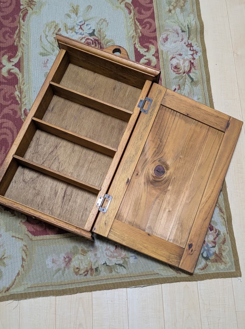 ビンテージ　シェルフキャビネット　スパイス棚　壁掛けアメリカビンテージ