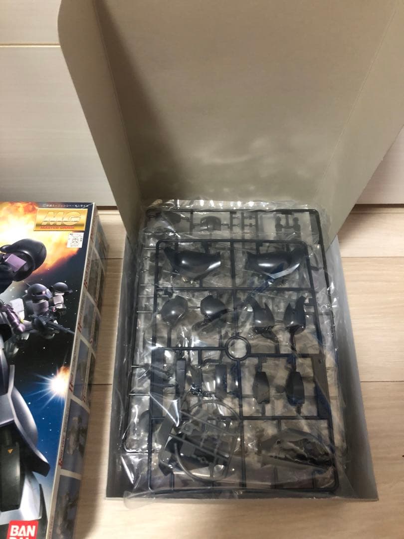 mg未組立 ザクⅠ 黒い三連星