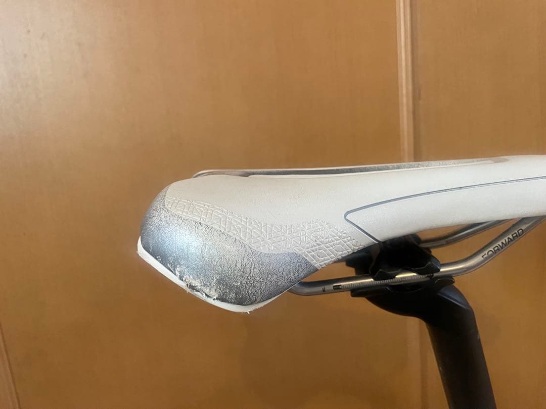 ［お引き取り限定］ジャイアントLiv AVAIL2 2016