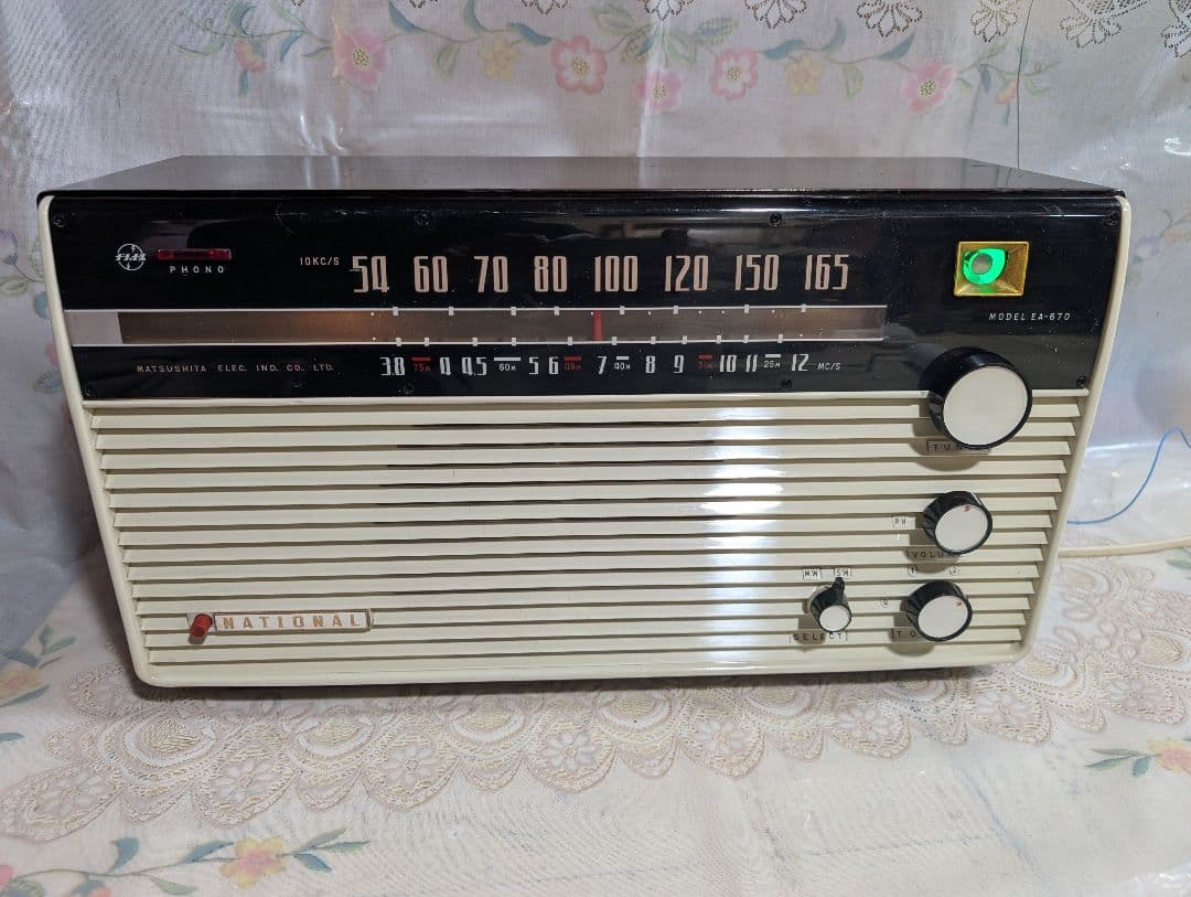 レトロ真空管ラジオアイ付　家族団らん　Bluetooth　美品