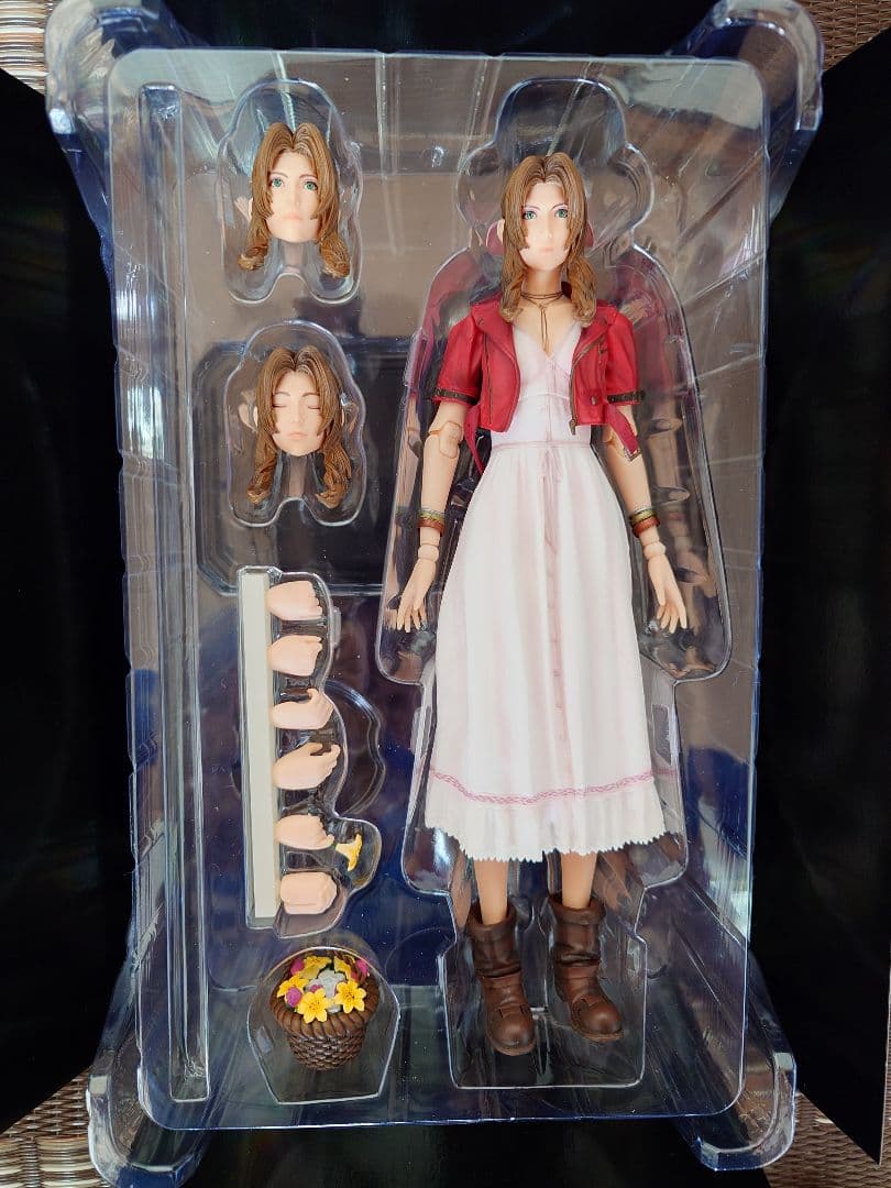 箱焼け有　FF7 プレイアーツ改　エアリス
