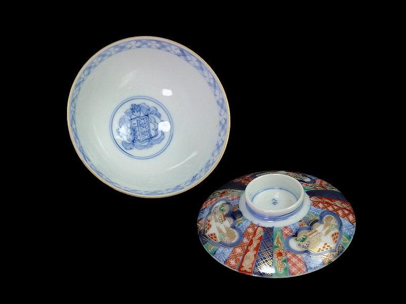 九谷　大聖寺伊万里　金襴手　山水　紋章の図　蓋茶碗　２客　361AS-DAl