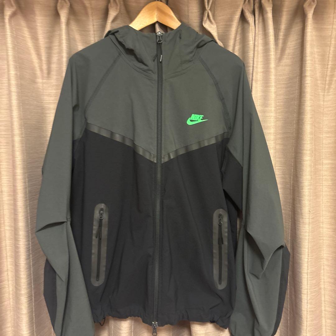 NIKEテックフリースウィンドランナー　グレー/ブラック