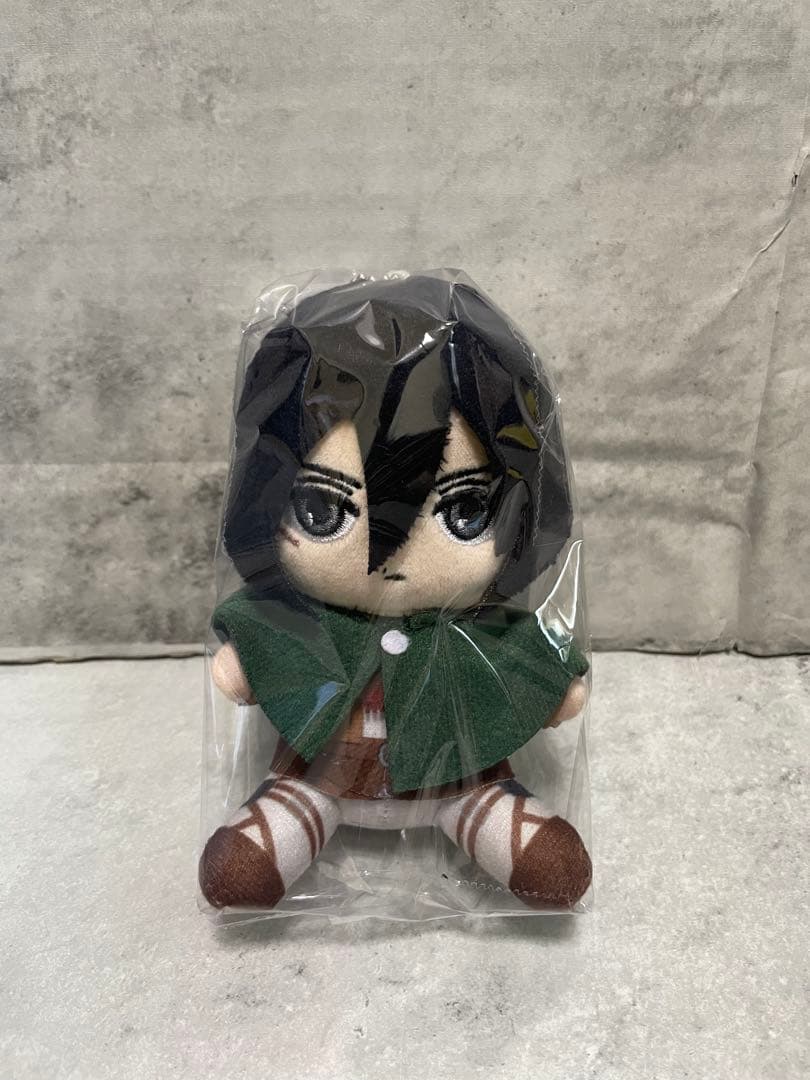 進撃の巨人 お座りぬいぐるみ ミニ　ミカサ・アッカーマン　調査兵団 自由の翼