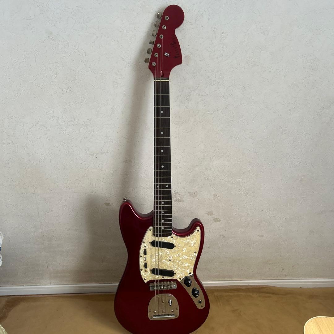 レッドエレキギター