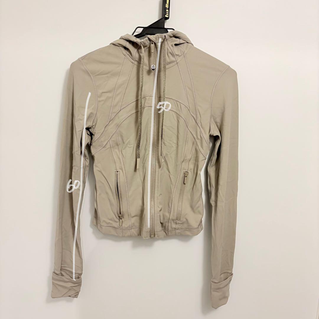 ルルレモン Define フード付きクロップド サイズ8