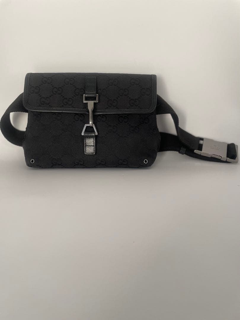 GUCCI　グッチ　ブラック　ボディバッグ ウエストポーチ