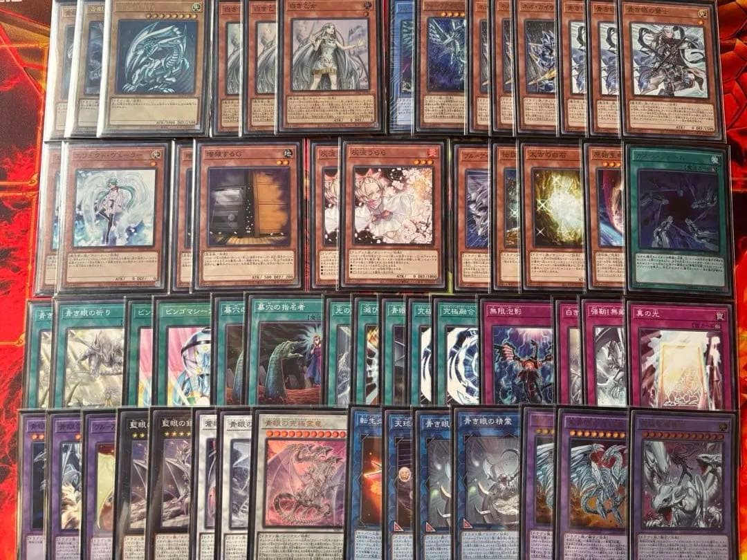 遊戯王デッキまとめ売り　青眼の白龍　ブラック・マジシャン・ガール　HERO 他