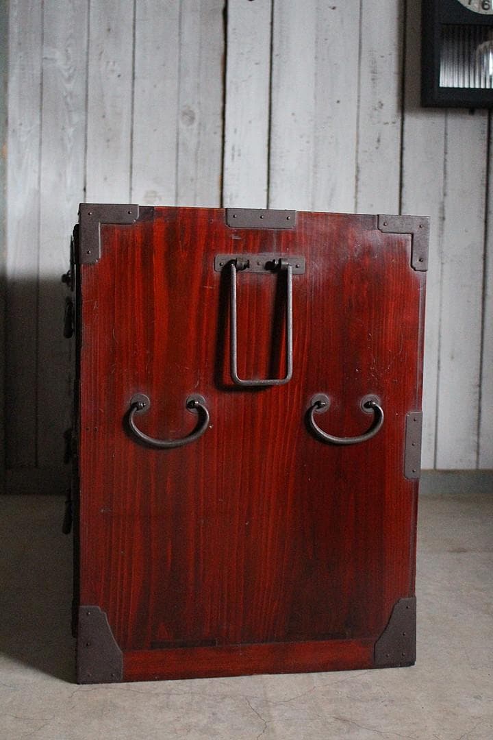 綺麗な丸金具庄内箪笥　2段 　 中桐製