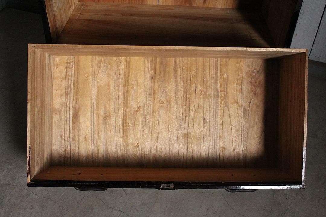 綺麗な丸金具庄内箪笥　2段 　 中桐製