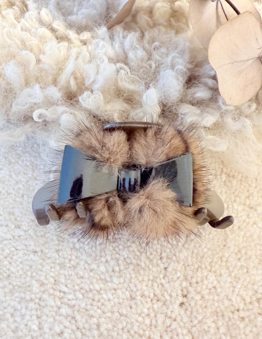 アレクサンドル ドゥ パリ　 リボン×リアルファー×スワロ付き クリップ