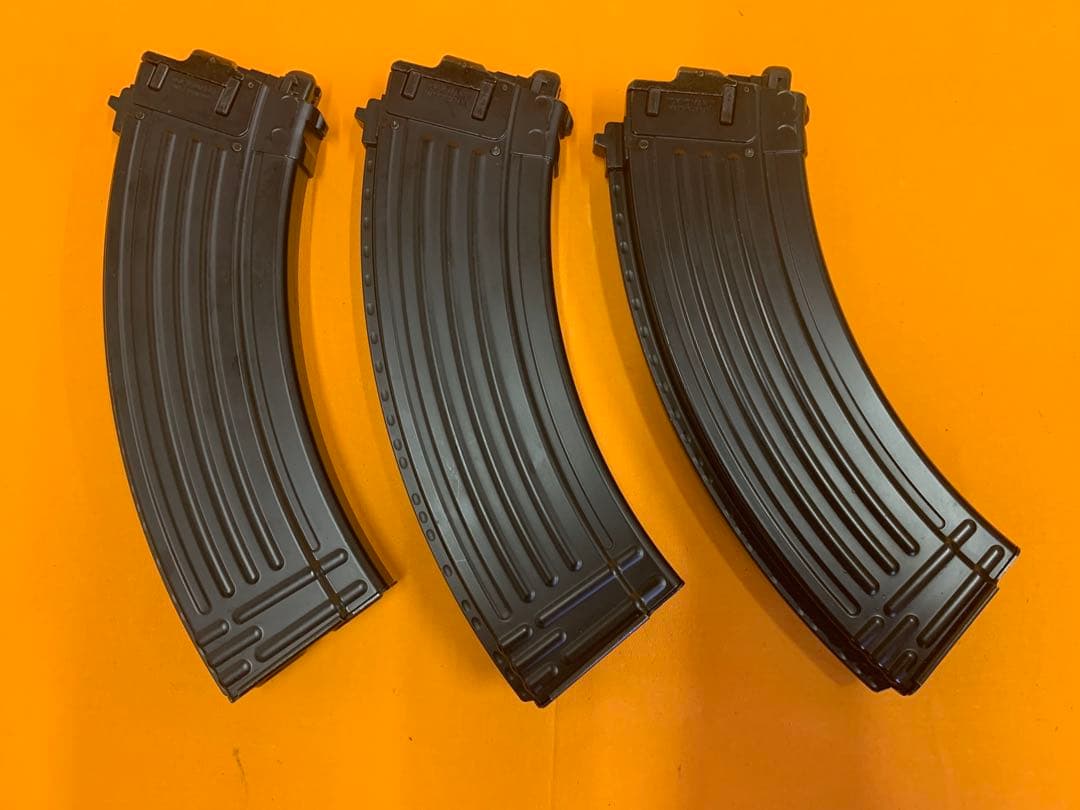 東京マルイ AKM ガスブロ木製ストック ハンドガード 付き　予備マガジン2本