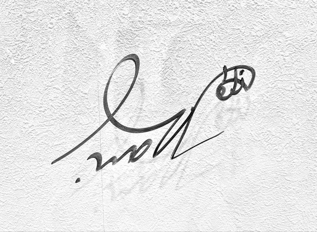 NewJeans アクリルプレート（サイン入り）