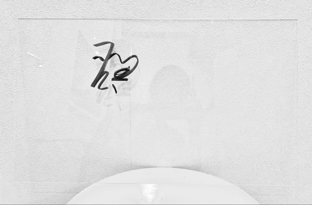 NewJeans アクリルプレート（サイン入り）