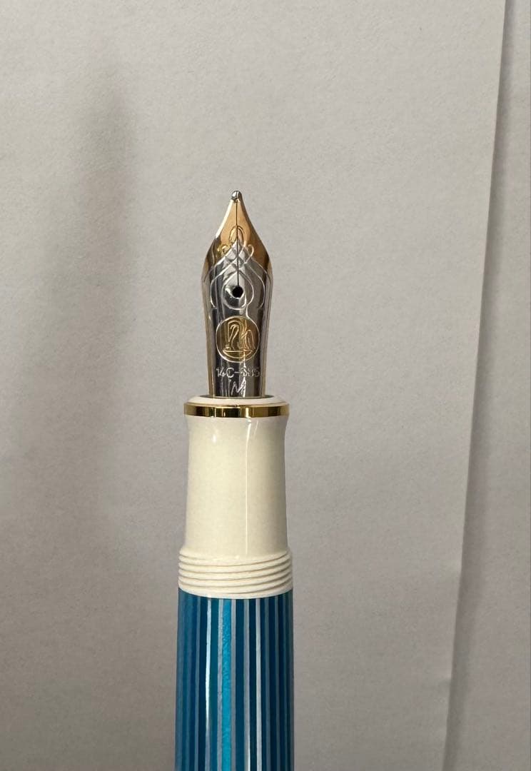 ペリカン　ターコイズホワイト　M