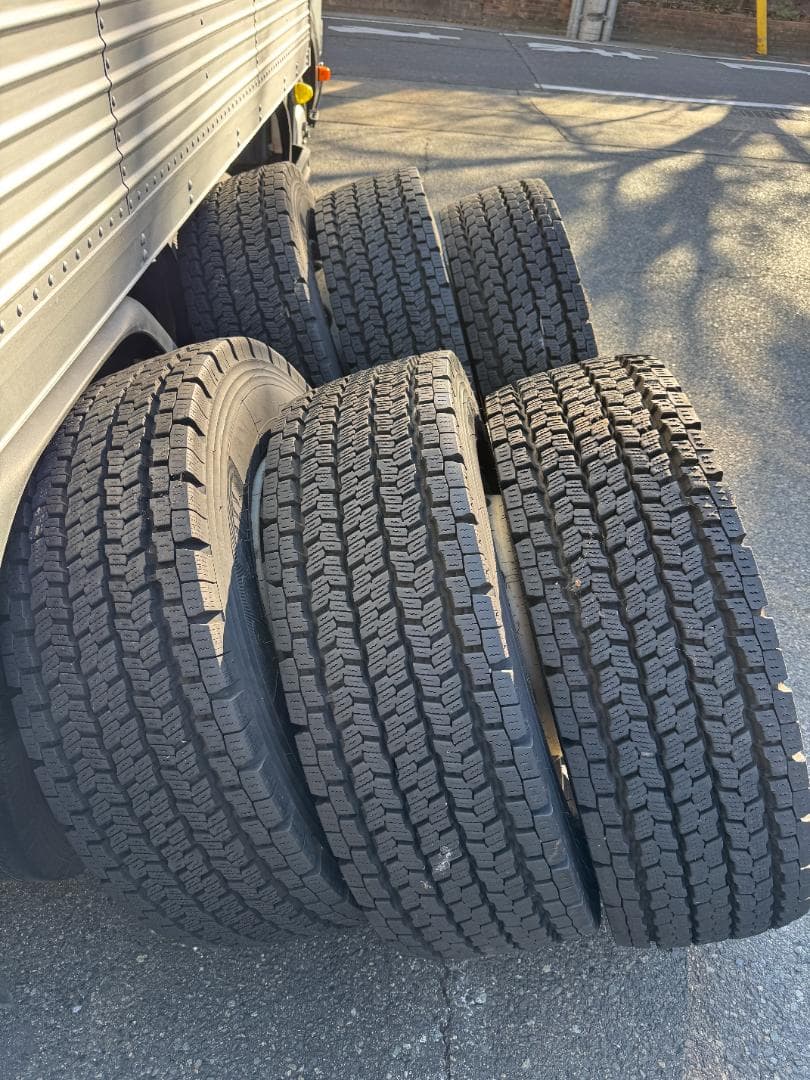 23年製 溝8割 265/70R19.5 ヨコハマ 905W ホイール付 6本