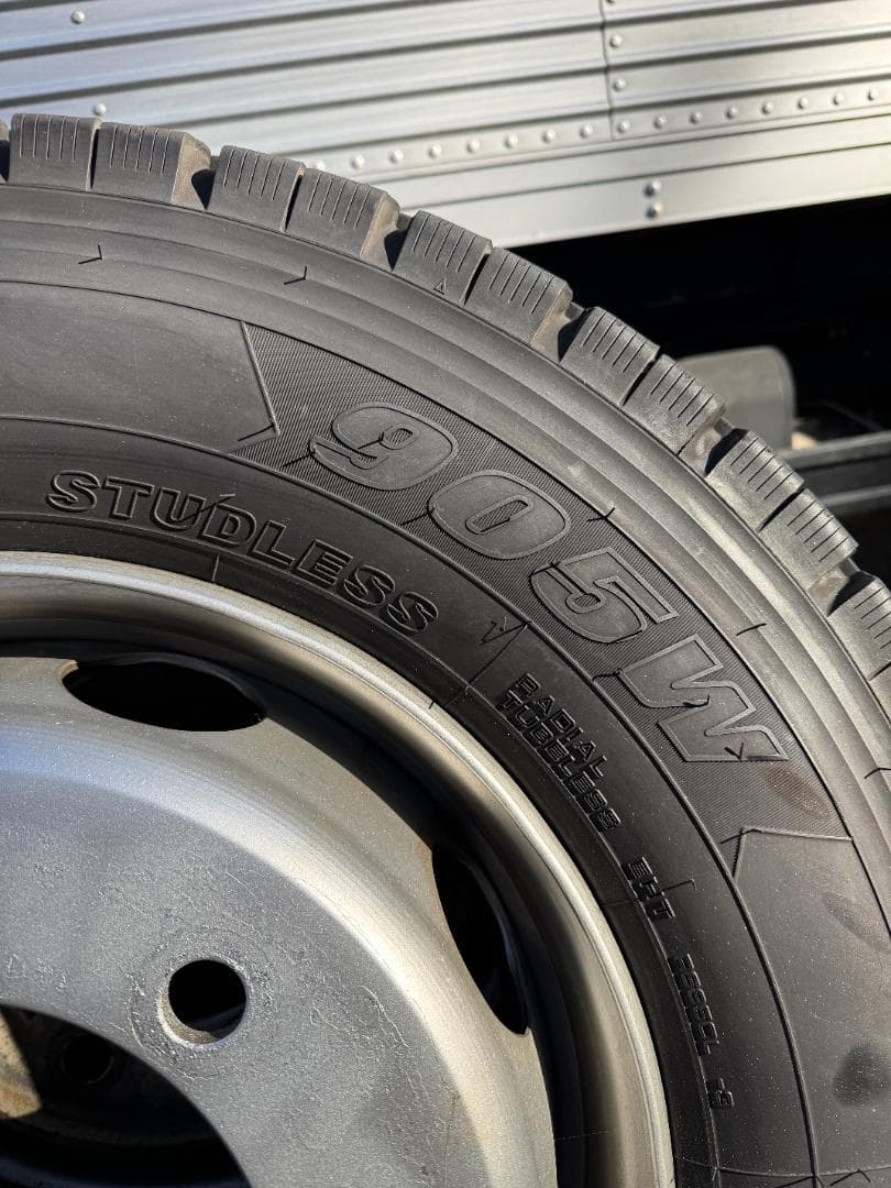 23年製 溝8割 265/70R19.5 ヨコハマ 905W ホイール付 6本