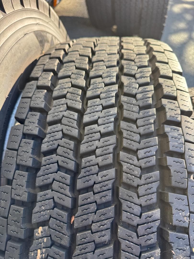 23年製 溝8割 265/70R19.5 ヨコハマ 905W ホイール付 6本