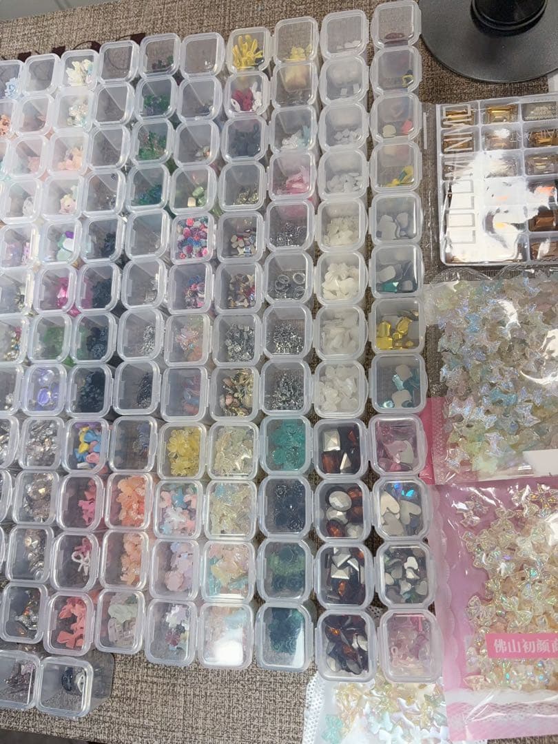 ネイルパーツ 約100個セット 多色