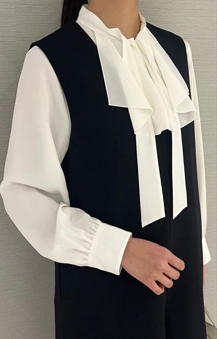 トゥモローランド ボールジィ クリアデシン フリルボウタイブラウス ホワイト