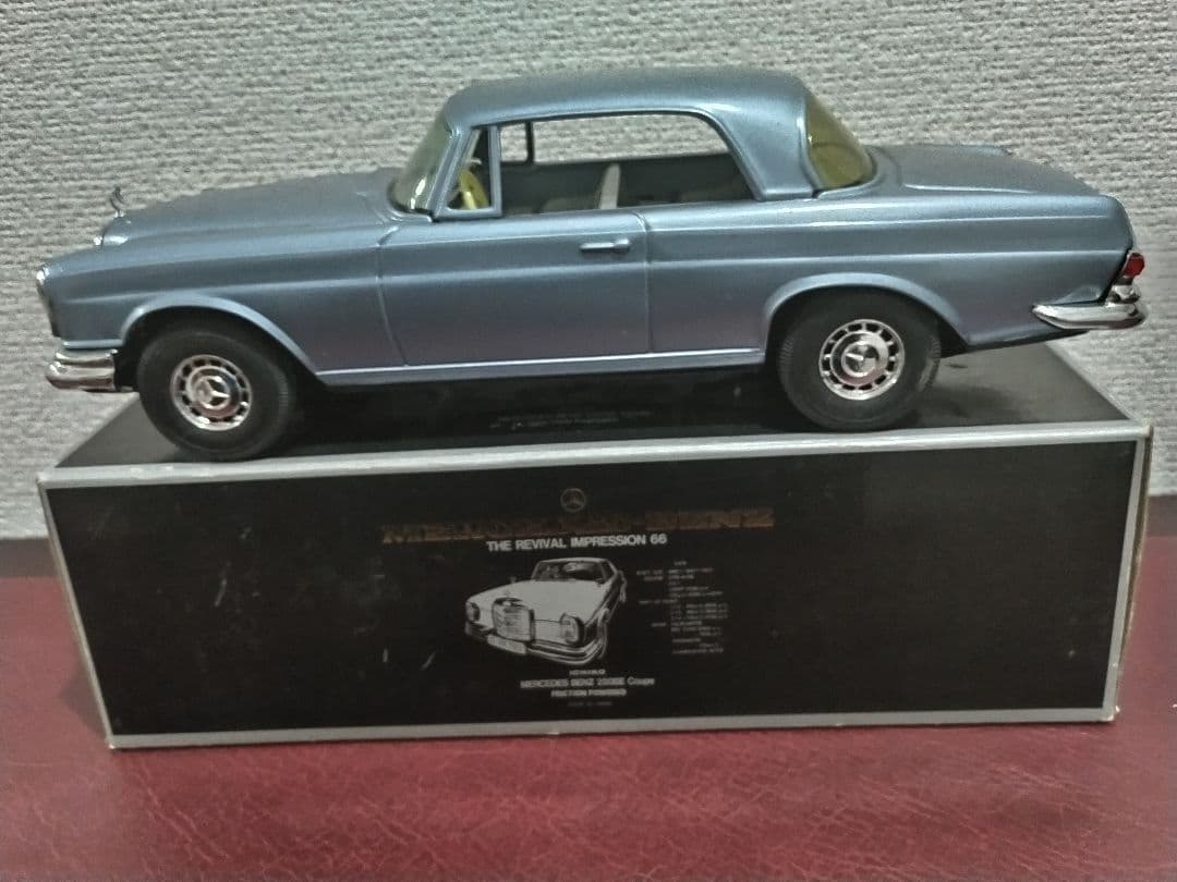 復刻メルセデスベンツ250SEクーペ モデルカー(ブリキ)　ブルー