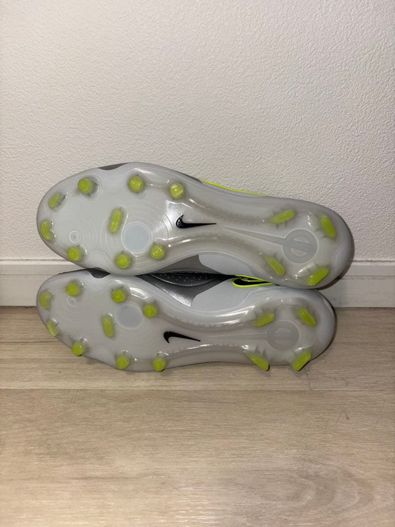 ナイキ LEGEND 10 ELITE FG ティエンポ 10 25.5