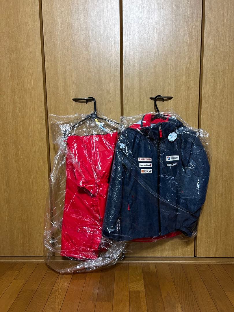『美品』値下げしました。DESCENTE スキーウェア 子ども用 150サイズ