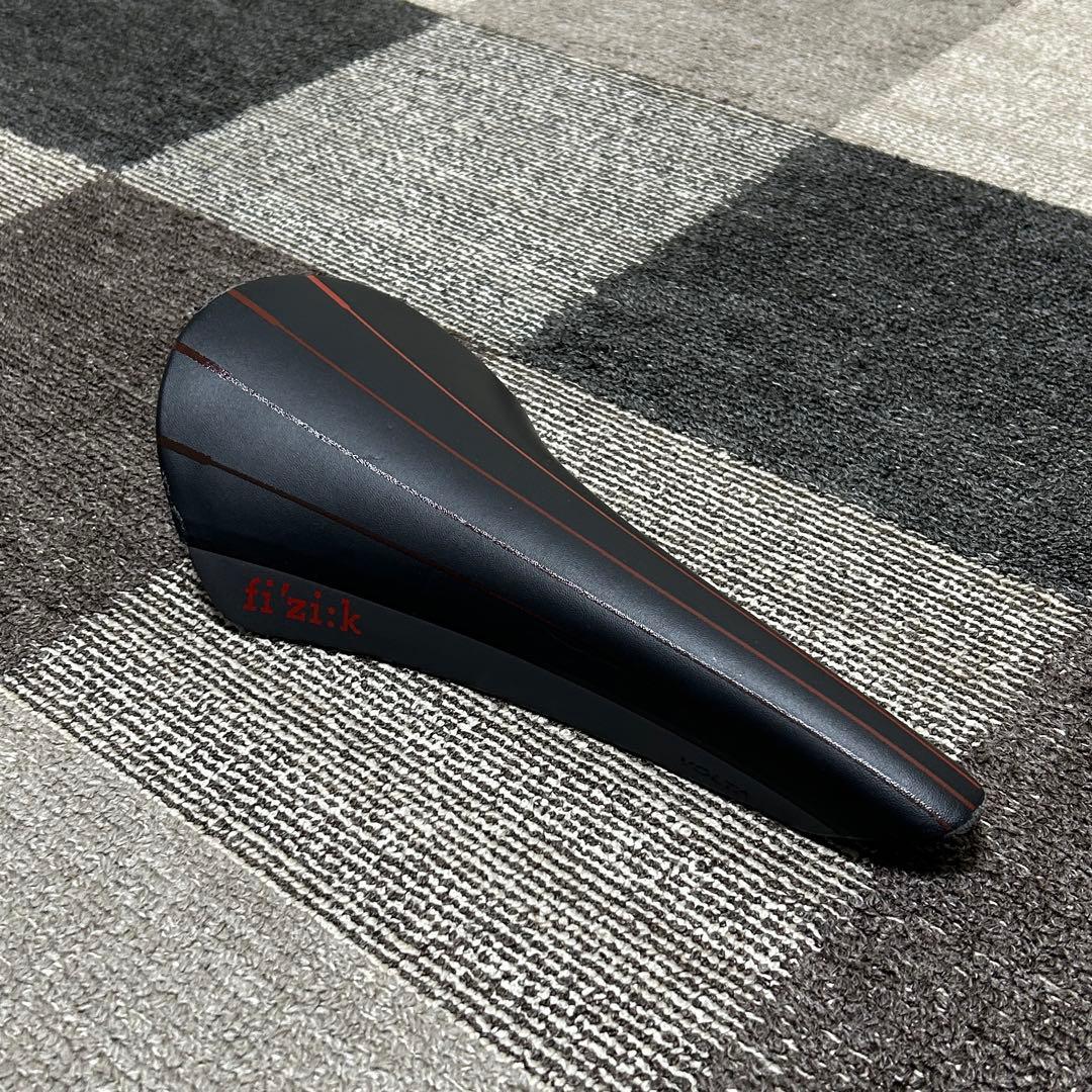 fi'zi:k Volta R3 フィジーク　サドル