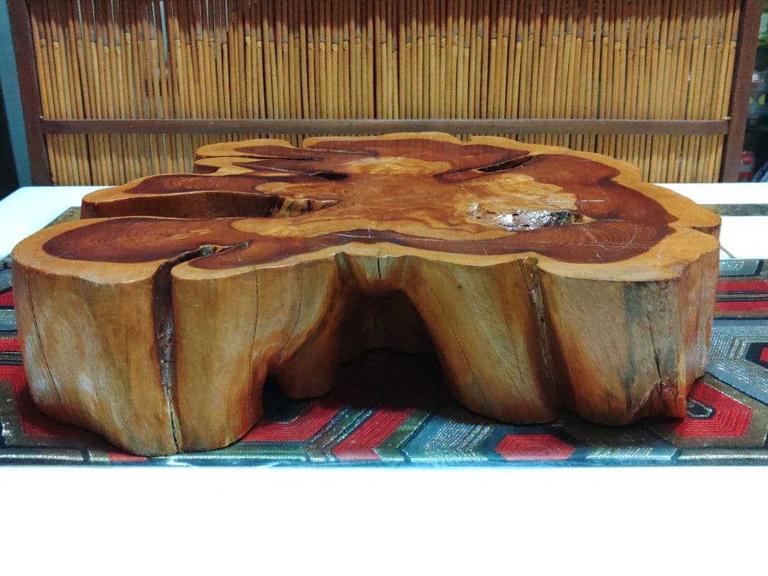 無垢木材　花台　大迫力切り株　かわいい木製オブジェ　木の温もり　年輪　精霊宿る