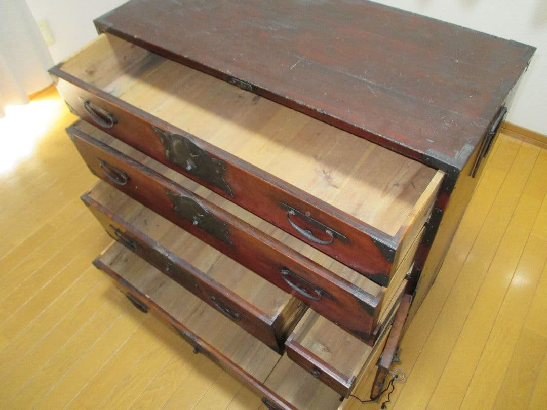 木製アンティーク箪笥