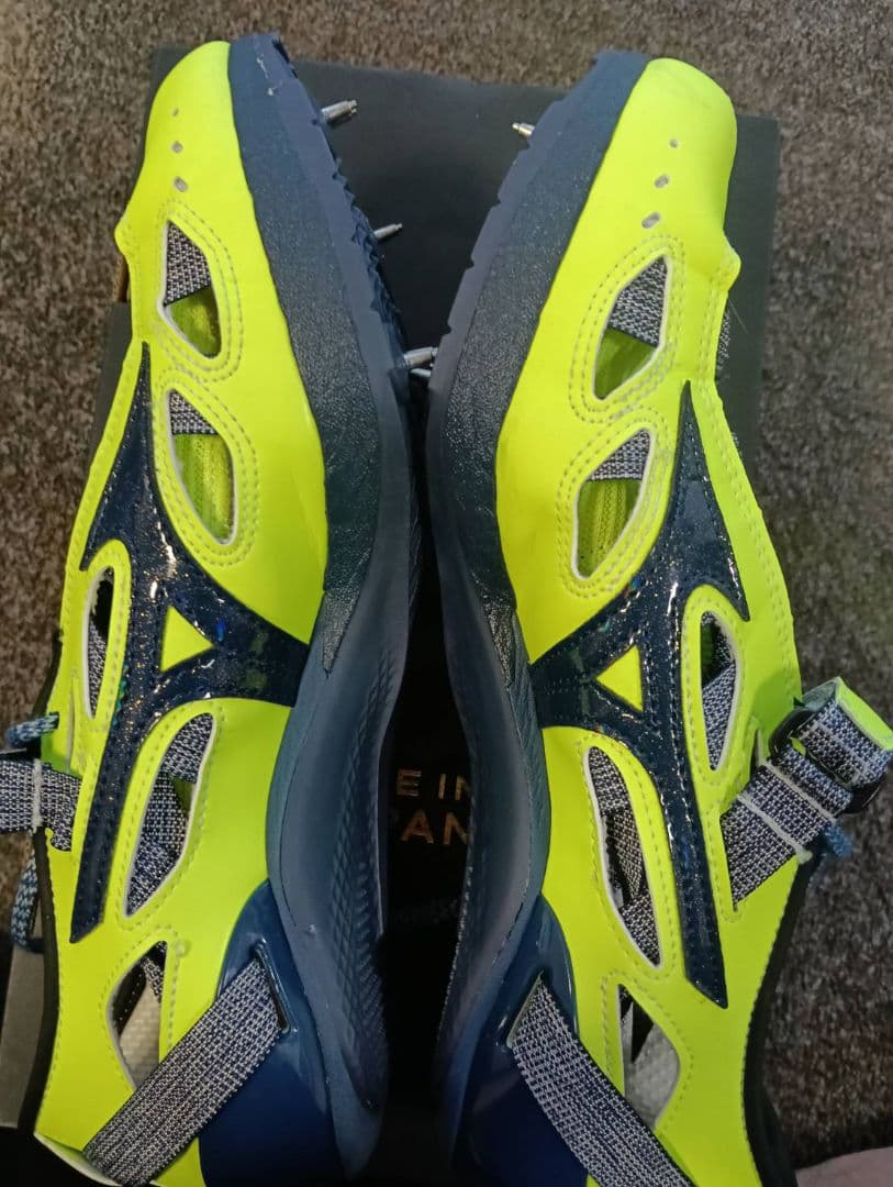 ミズノ　クロノインクスネオジャパン25.5cm ネオンイエロー