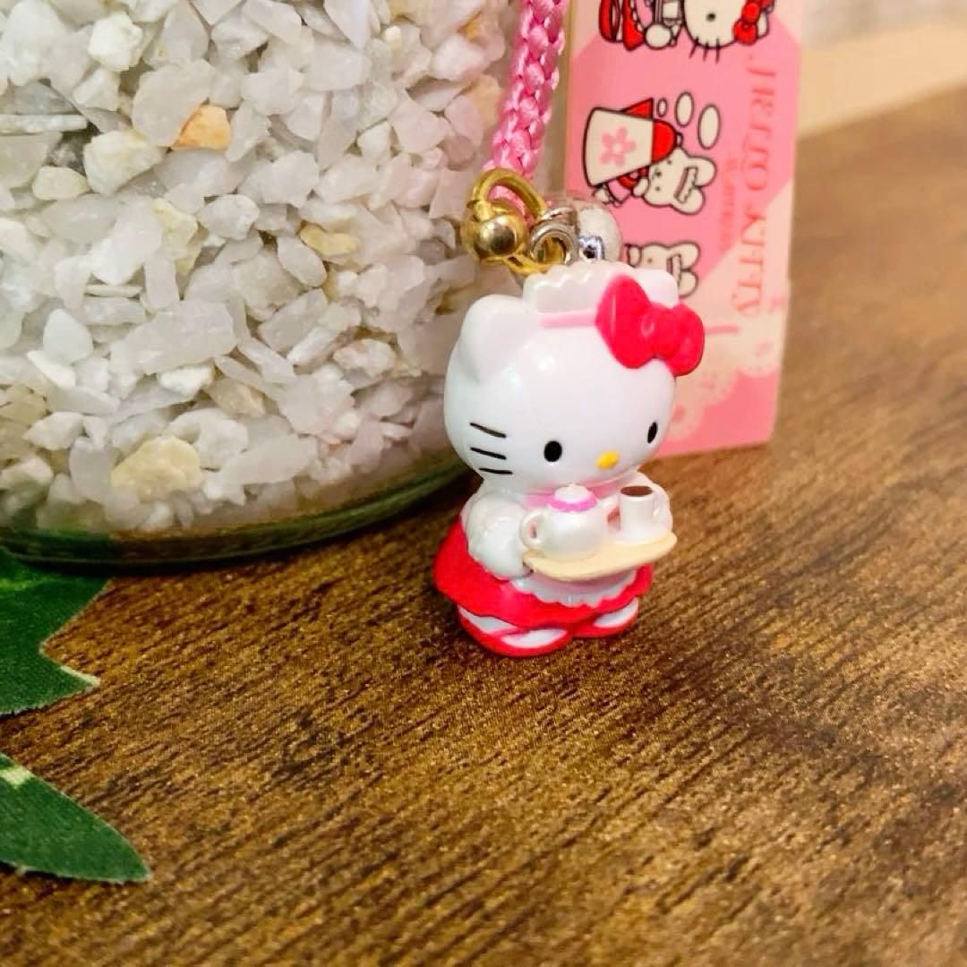 激レア　ご当地キティ レストラン限定 ウェイトレスバージョン 根付け