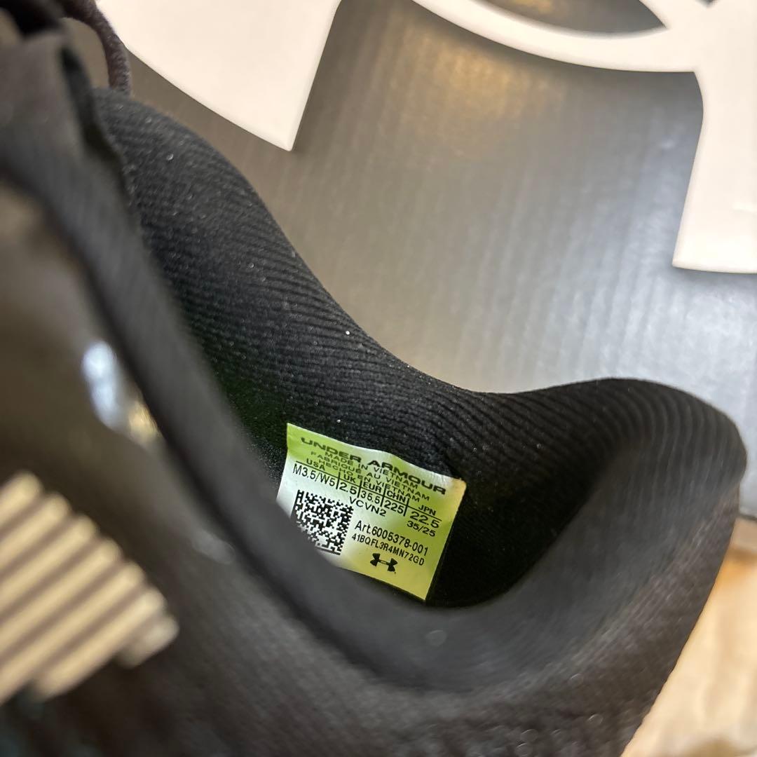 スパイク・シューズ UNDER ARMOUR Velociti Pro 2