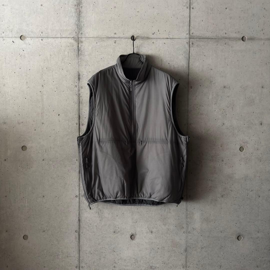 トップス DAIWA PIER39 / REVERSIBLE P/O PUFF VEST