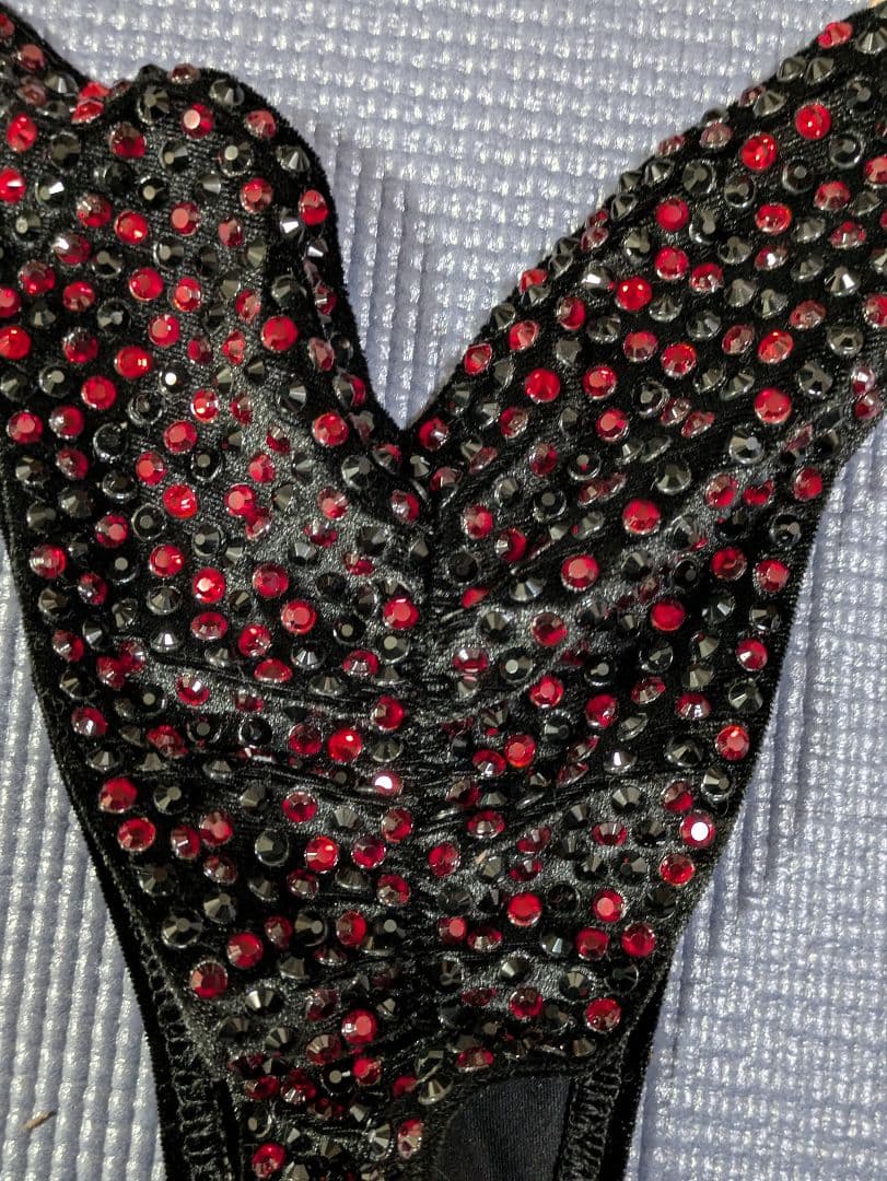 ボディフィットネス競技用コンテスト用ビキニ(黒・赤) APF JBBF等