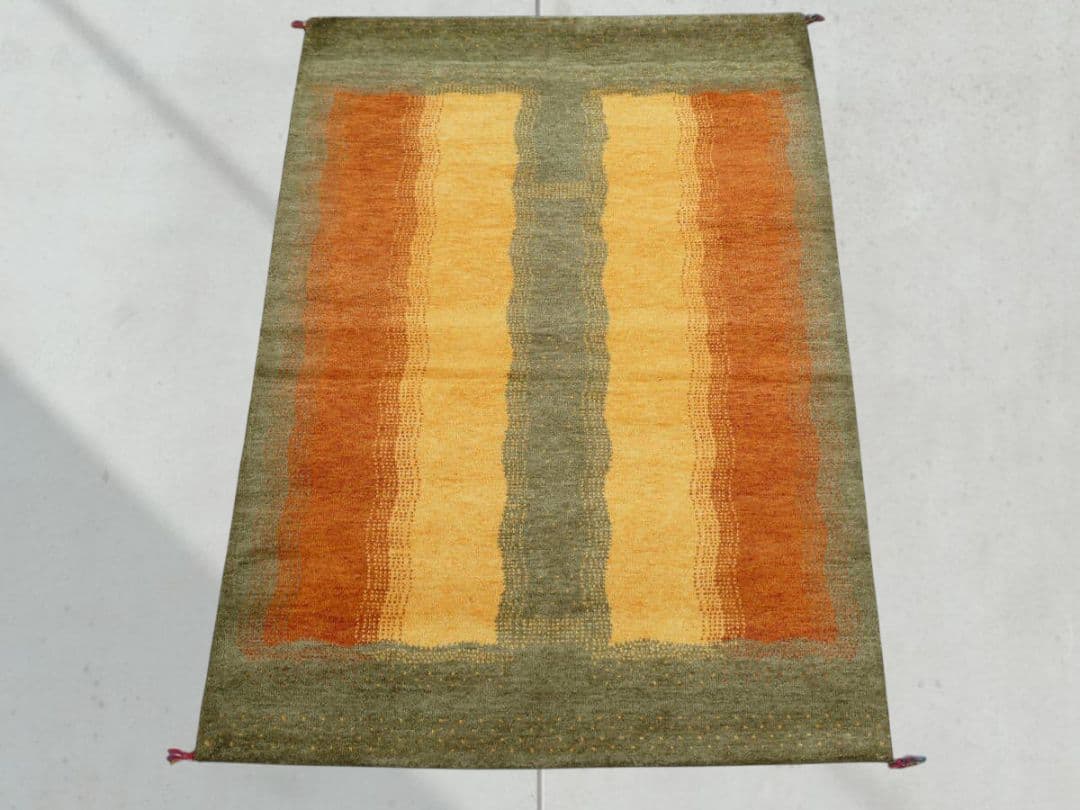 利益還元祭　202×139cm　ギャッベ　ペルシャ絨毯　手織り