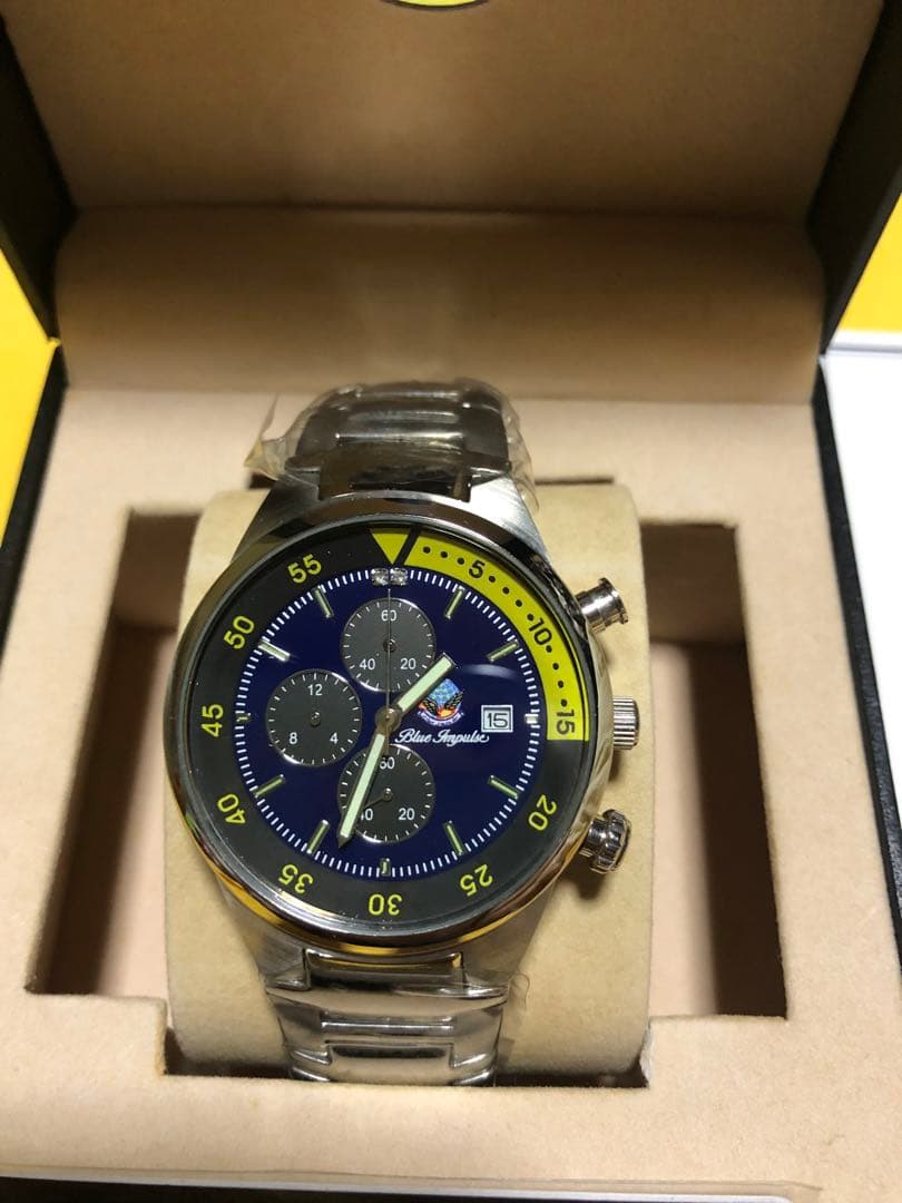 ブルーインパルス　クロノグラフ腕時計。