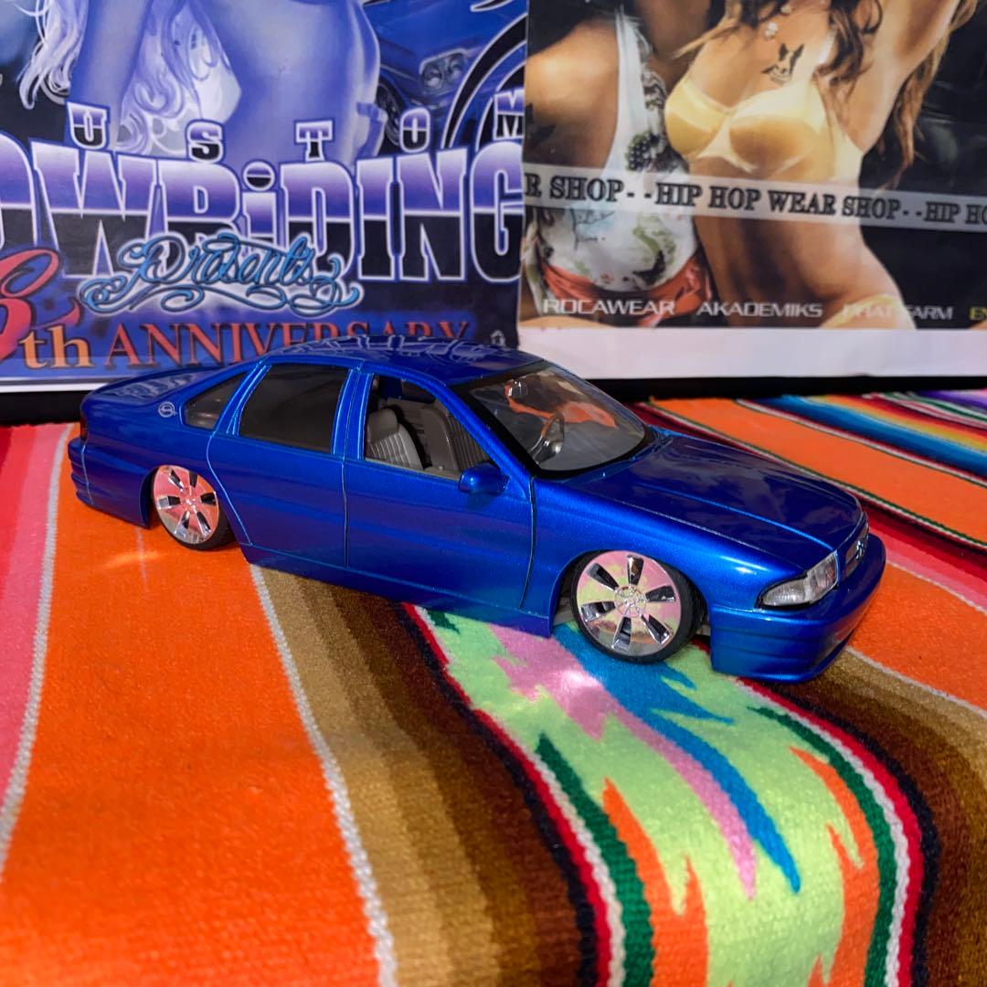 DUBシェビーインパラ ミニカー　１／２４　色青